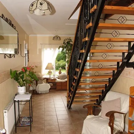 Killurin לינה וארוחת בוקר 4*